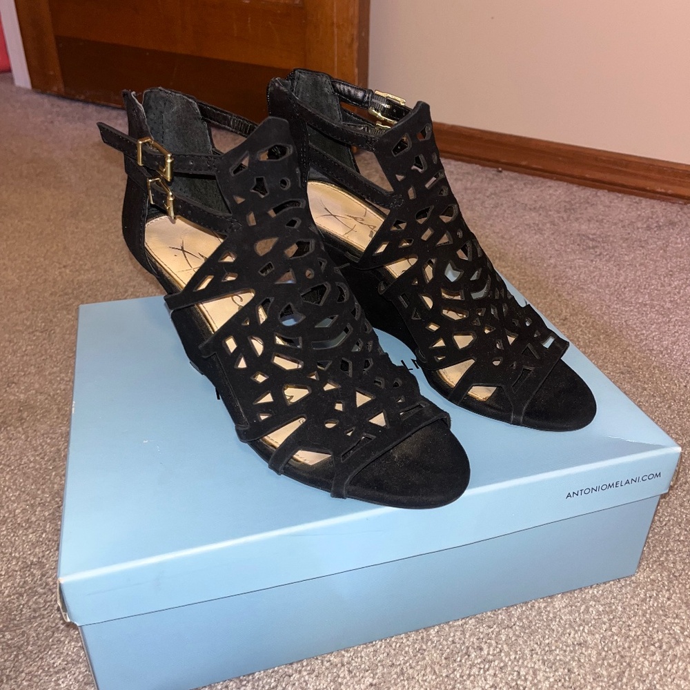 Jessica Simpson black wedge heels